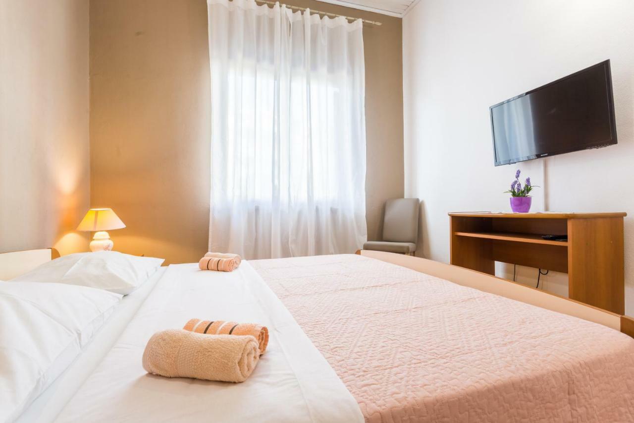 Guest House "Litus" Podstrana Esterno foto