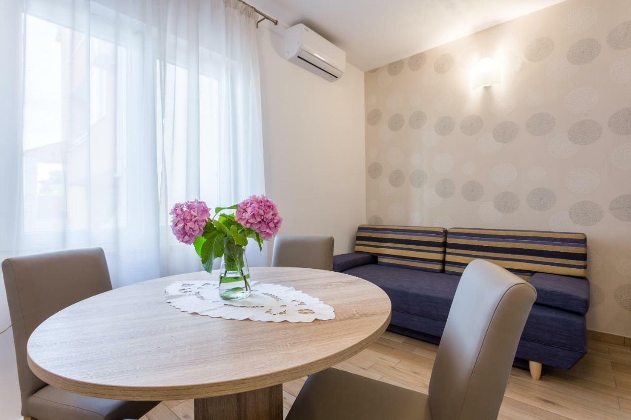 Guest House "Litus" Podstrana Esterno foto